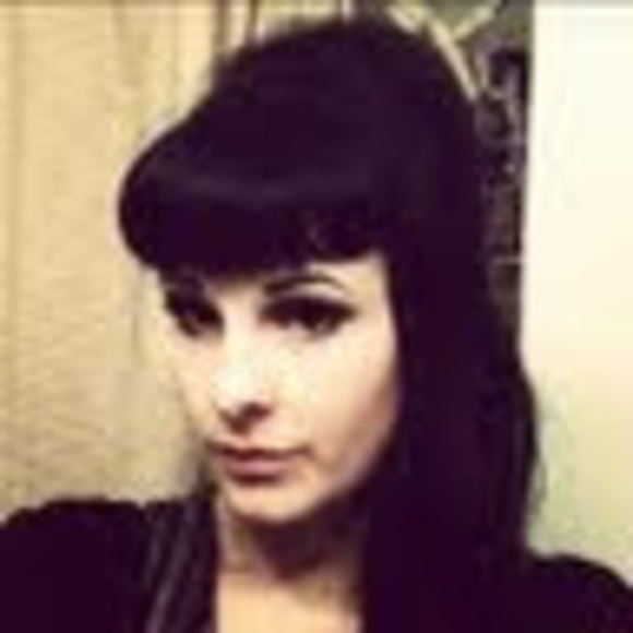 Meet your Posher, Andrea - Picture 1 of 1